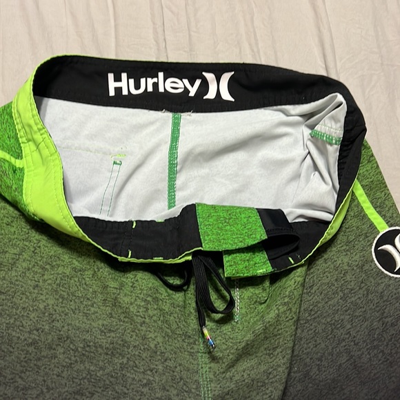 Hurley board shorts - Picture 4 of 4